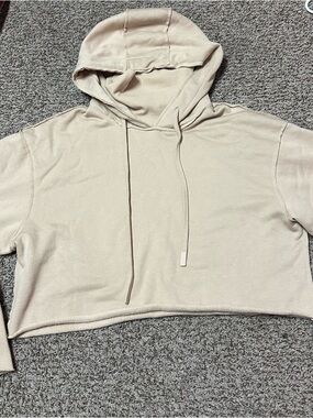 ALO Yoga Cropped Hoodie in Beige size XS